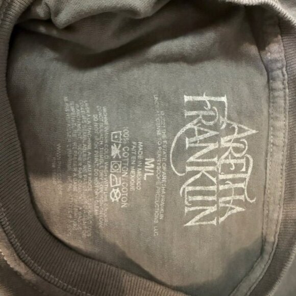 Retro Queen Of Soul Aretha Franklin Distressed Graphic Tee - Unisex - Picture 15 of 16